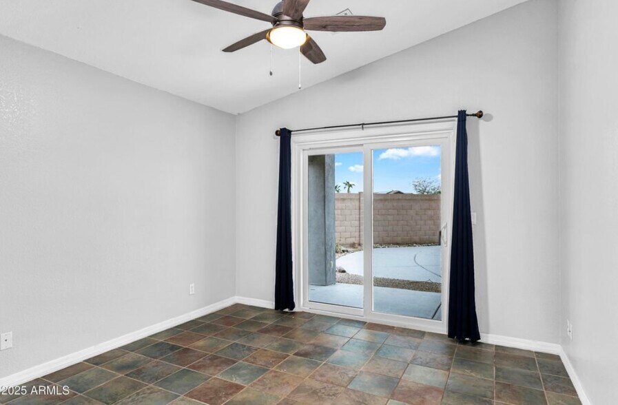 Building Photo - 15482 S Sequoia Cir