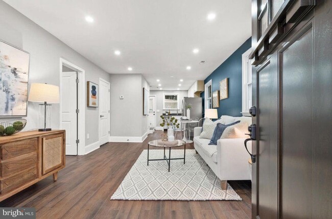 Building Photo - 612 44th St NE