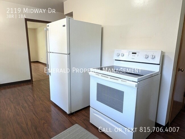 Building Photo - 2119 Midway Dr