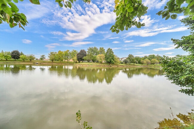 Building Photo - 898 Lakestone Ln