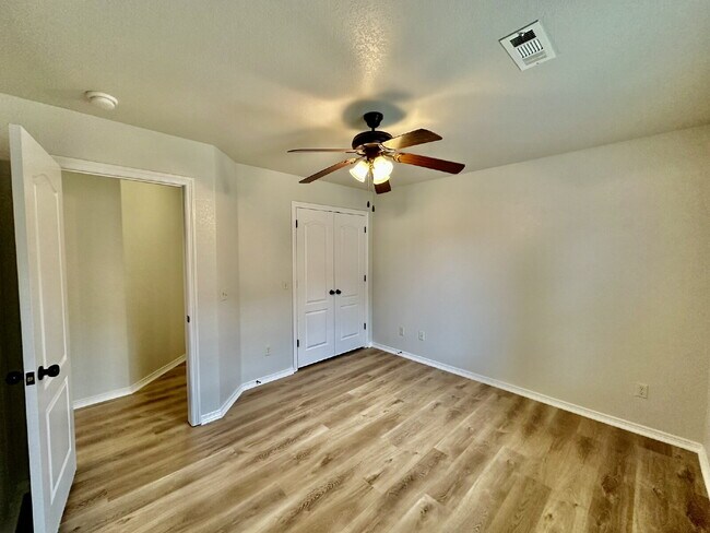 Building Photo - 441 Sorrento Dr