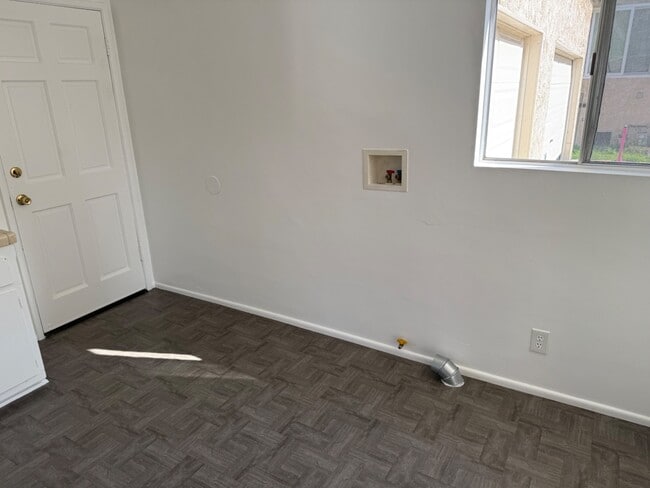 Building Photo - 2705 Rockefeller Ln