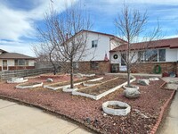 Building Photo - Cute 3 Bedroom house in Windsor