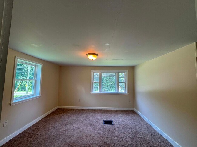 Building Photo - Charming Rental in Honey Brook, PA