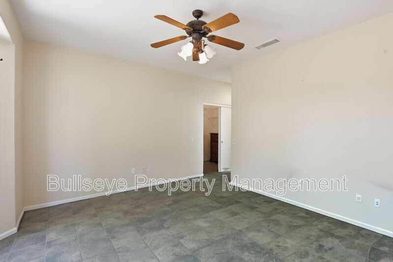 Building Photo - 15893 W Arrowhead Dr