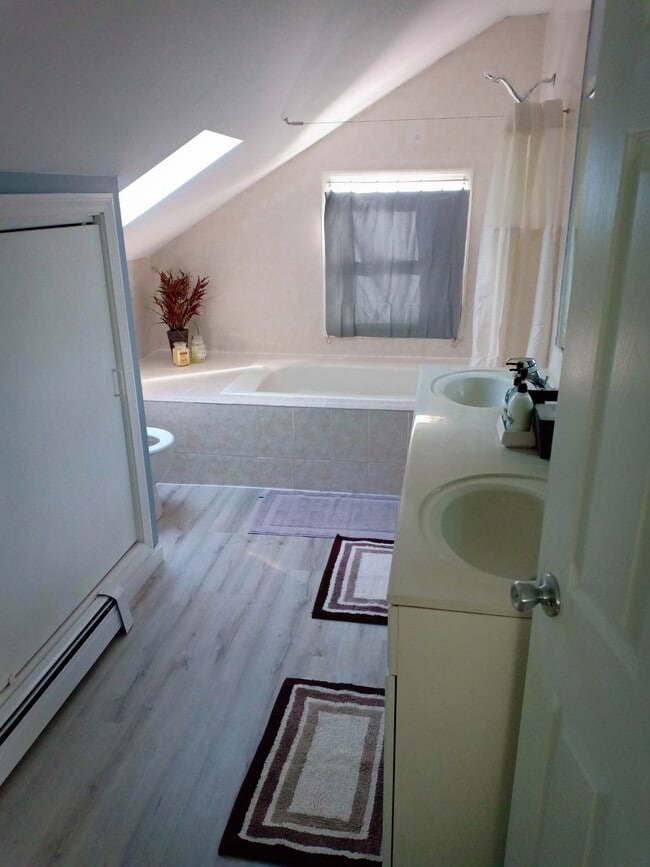 Building Photo - 9 Old Etna Rd