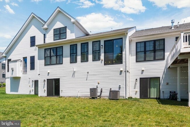 Building Photo - 8631 St Anthony Dr