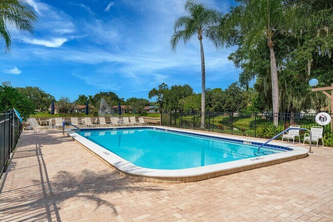 Building Photo - 4665 Oak Hill Dr