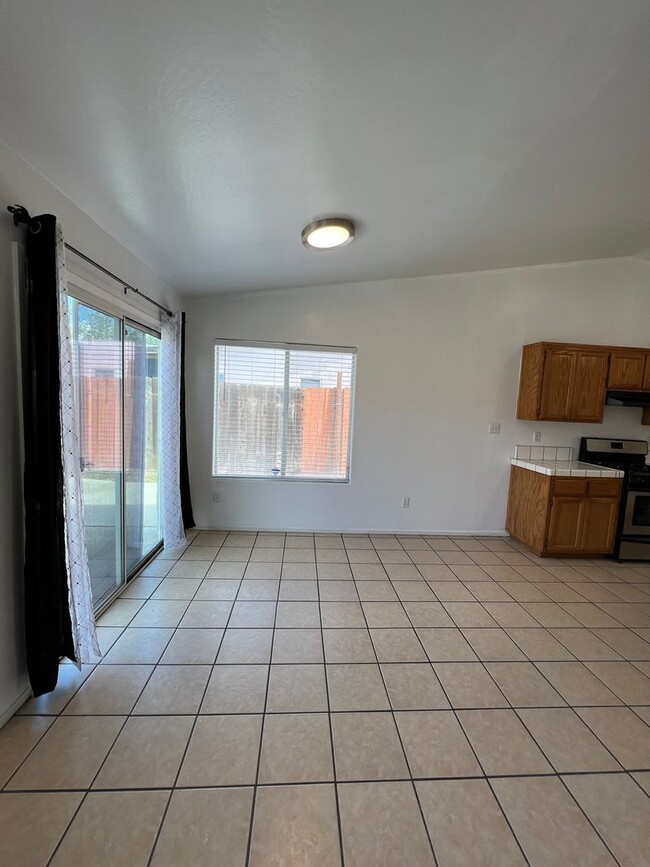 Building Photo - 1516 Hadar Rd