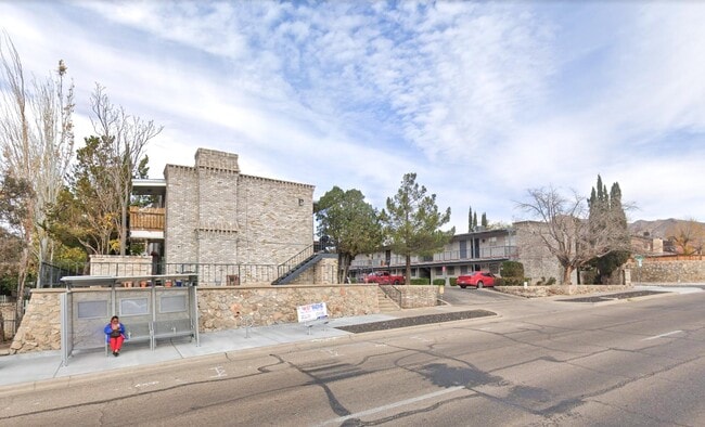 Building Photo - 6700 Escondido Dr