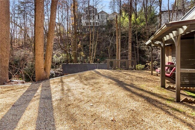 Building Photo - 1580 Jones Rd