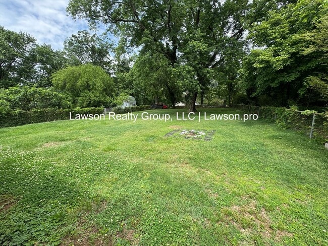 Building Photo - Affordable & Updated Three Bedroom in Salem!
