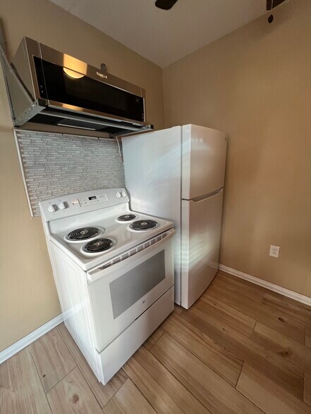 Building Photo - 7342 N 38th Dr