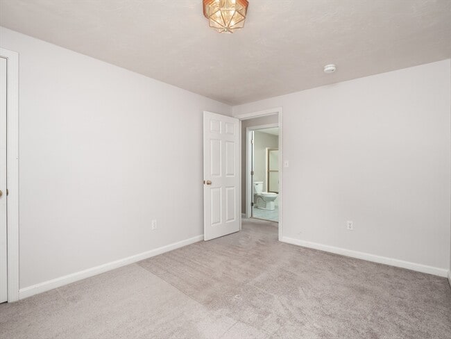 Building Photo - 90 A Loxwood St