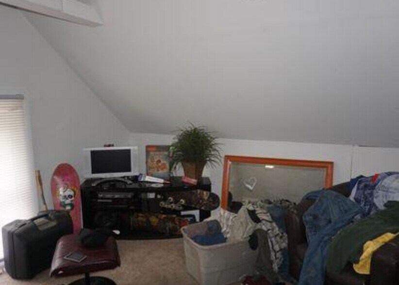 Building Photo - 412 W Vine St