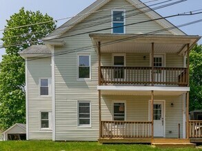 Building Photo - 10 5th Ave
