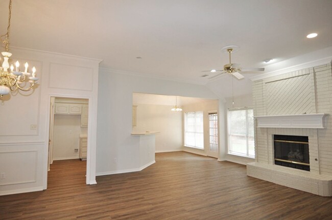 Building Photo - Hurst 3-2-2 Birdville ISD Quick Move-In