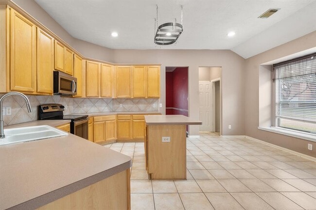 Building Photo - 7803 Blue Stream Ct