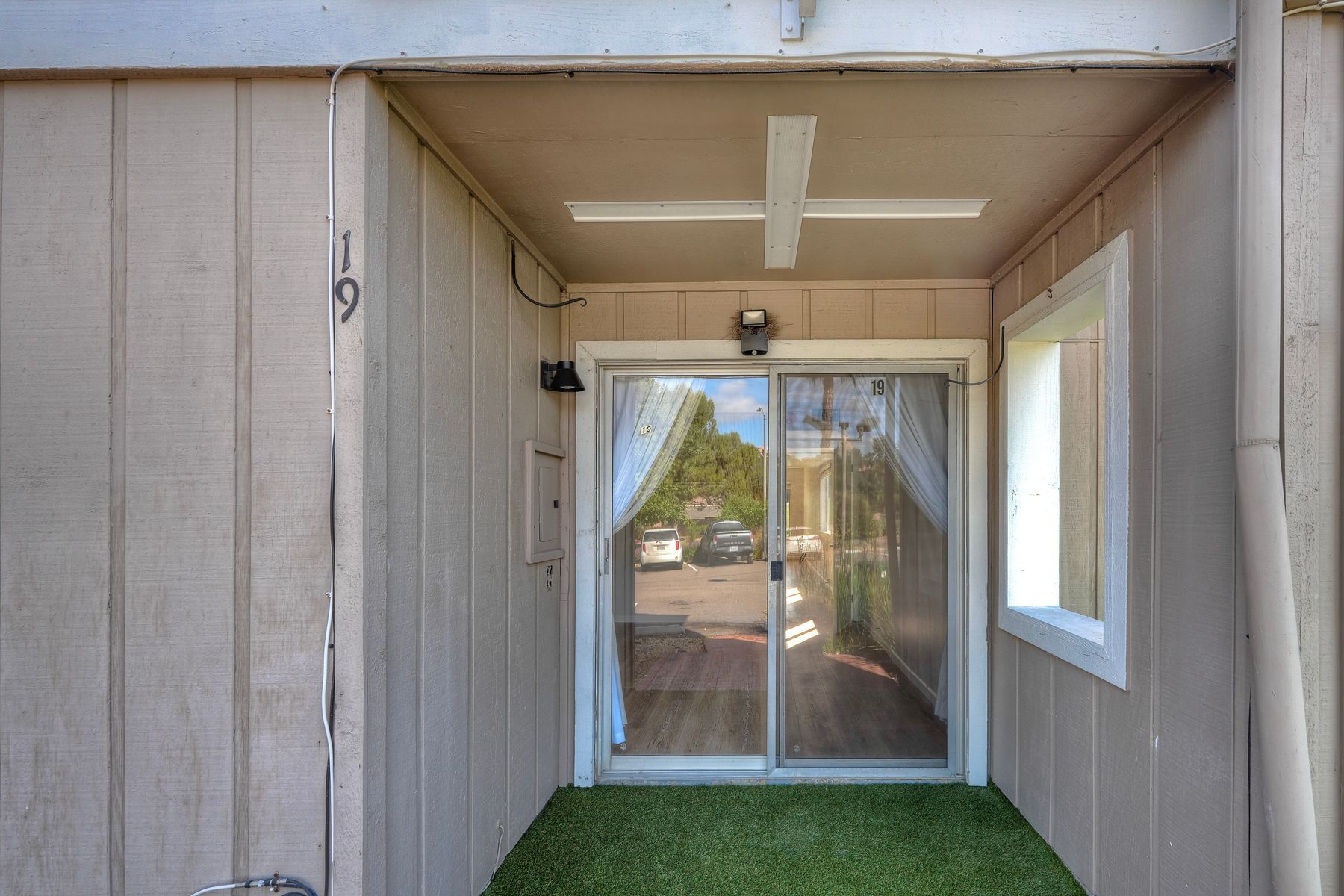 Building Photo - 27735 Mountain Meadow Rd