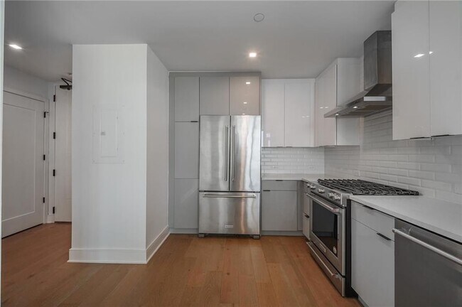 Building Photo - 788 West Marietta St NW