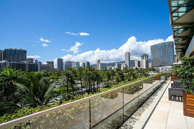 Building Photo - 223 Saratoga Rd