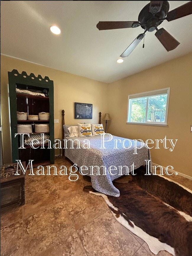 Building Photo - Splendid Furnished Estate- Studio Cottage