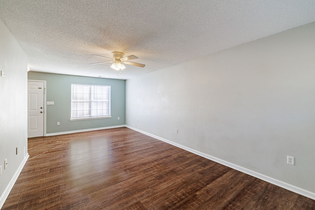 Building Photo - 138 welch Place, unit 4