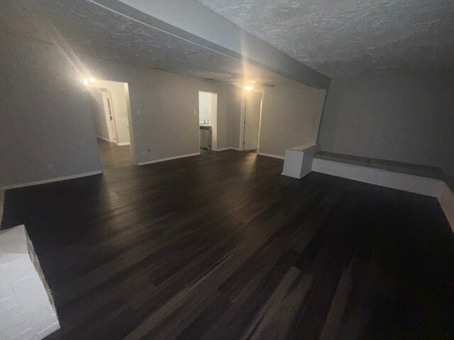 Building Photo - 4731 E Castlewood Dr