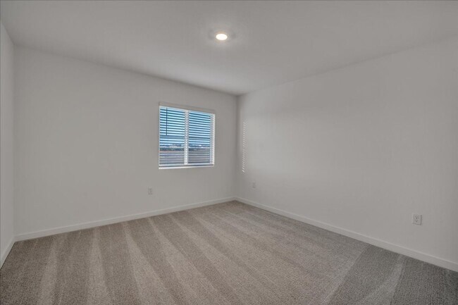 Building Photo - 12658 Rosefinch Wy