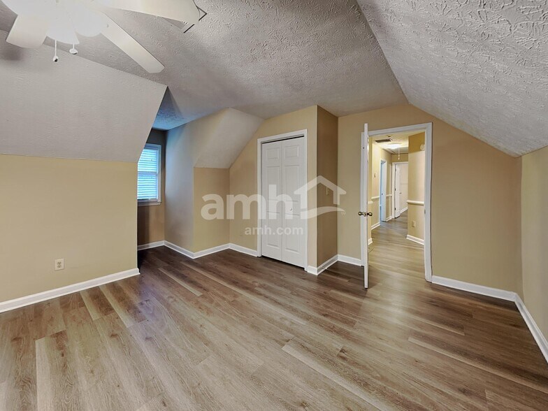 Building Photo - 4929 Harrington Pl