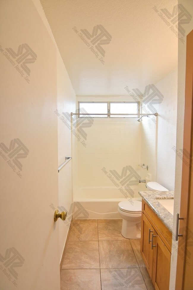 Building Photo - 3BR / 2Bath / 4Pkg - Home in Mililani!