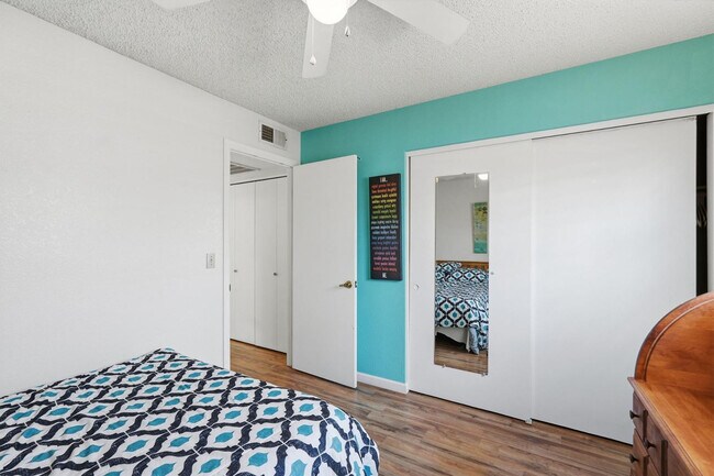 Building Photo - 2929 E Broadway Rd