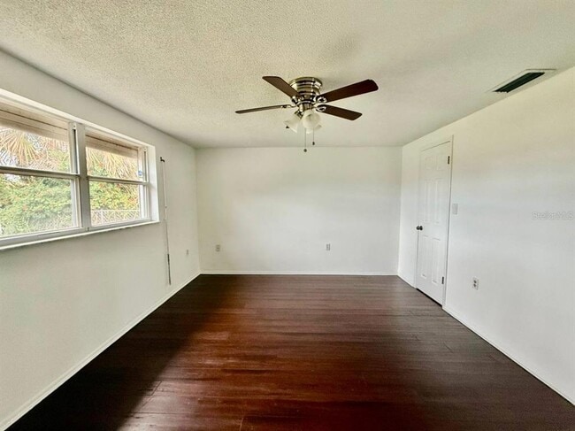 Building Photo - 7131 Potomac Dr