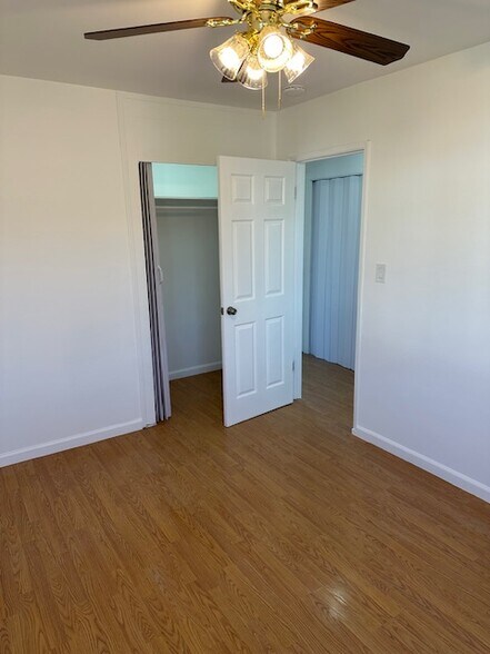 Building Photo - 435 W Acacia Ave