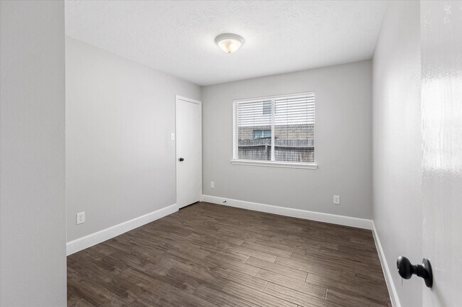 Building Photo - 6618 Grant Dr