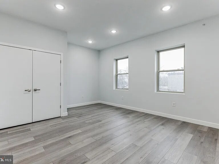 Building Photo - 2301 N 6th St