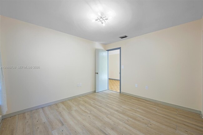 Building Photo - 5746 SW 53rd Terrace