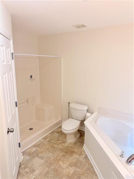 Building Photo - 64 Hill Crest Cir