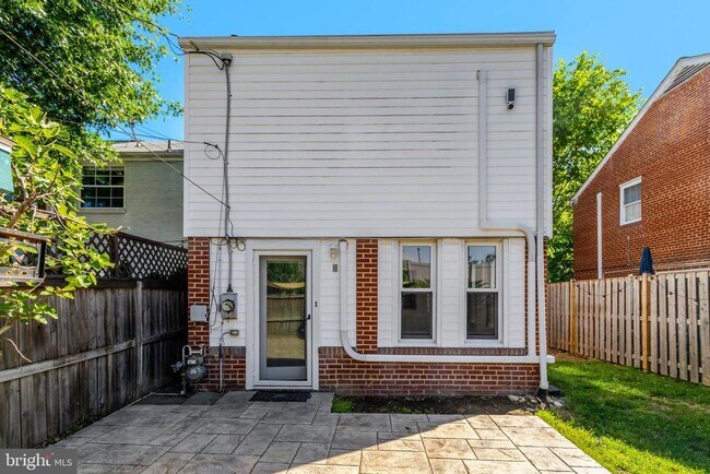 Building Photo - 1600 Woodbine St