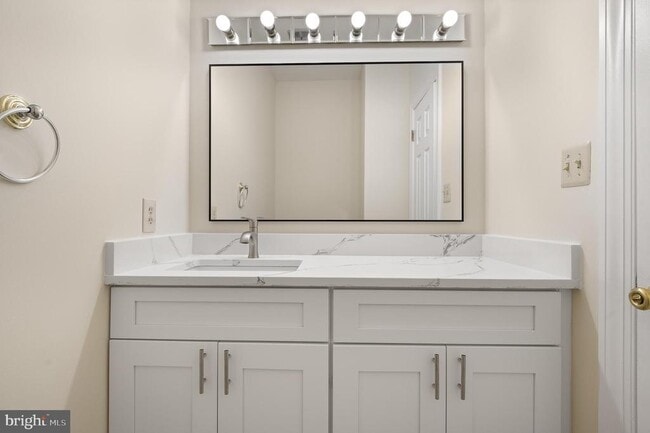 Building Photo - 13620 Canal Vista Ct