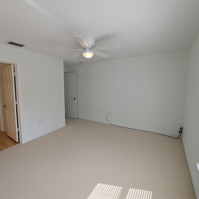 Building Photo - 10562 Windsor Lake Ct