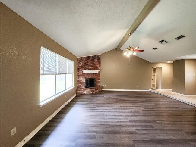 Building Photo - 1359 Tenderden Dr