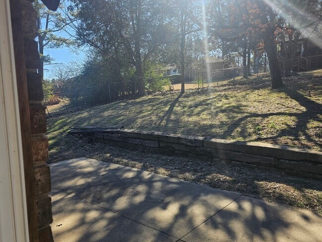 Building Photo - 306 Elfen Glen St