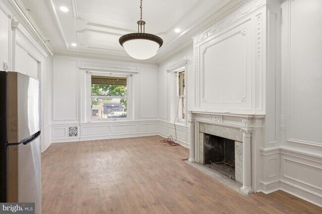 Building Photo - 6012 Ridge Ave