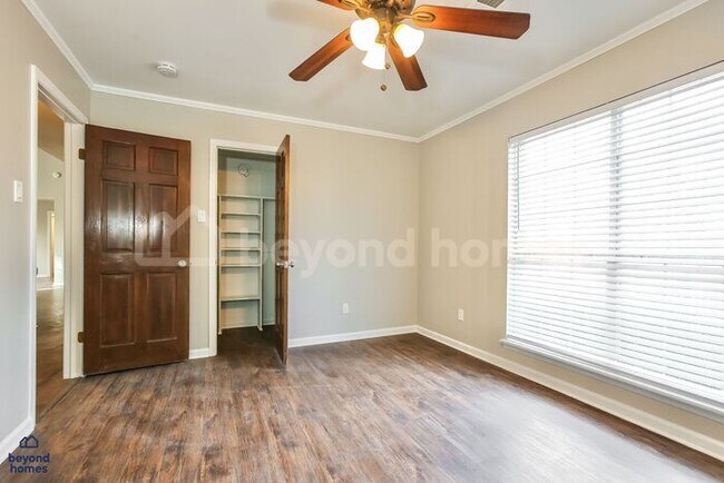 Building Photo - Charming 3-Bed / 2-Bath Single-Story Home in Little Rock with 1,554 Sq Ft of Space!