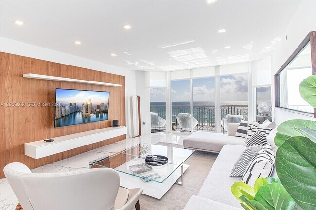 Building Photo - 17375 Collins Ave