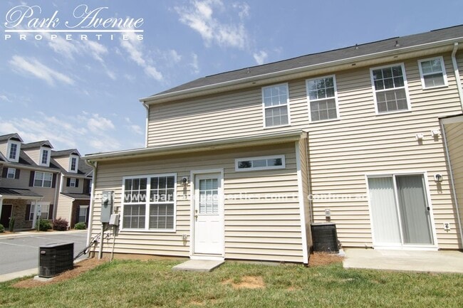 Building Photo - 5706 Bent Creek Circle  PENDING LEASE