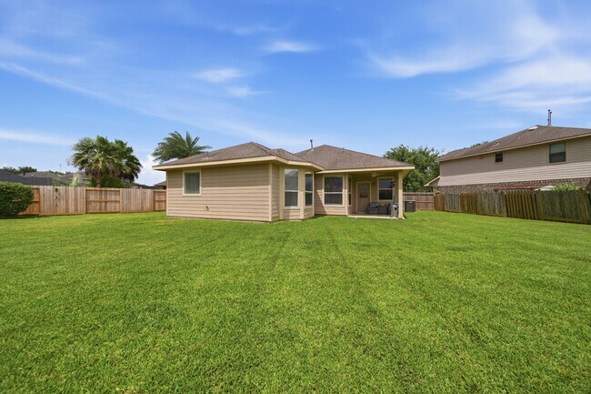 Building Photo - 4462 Gerona St