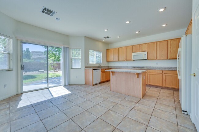 Building Photo - SW!! Southern Highlands!!! 4 Bedrooms!!!  ...