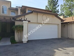 Building Photo - 2 Bedroom Townhome for Rent in the Saugus